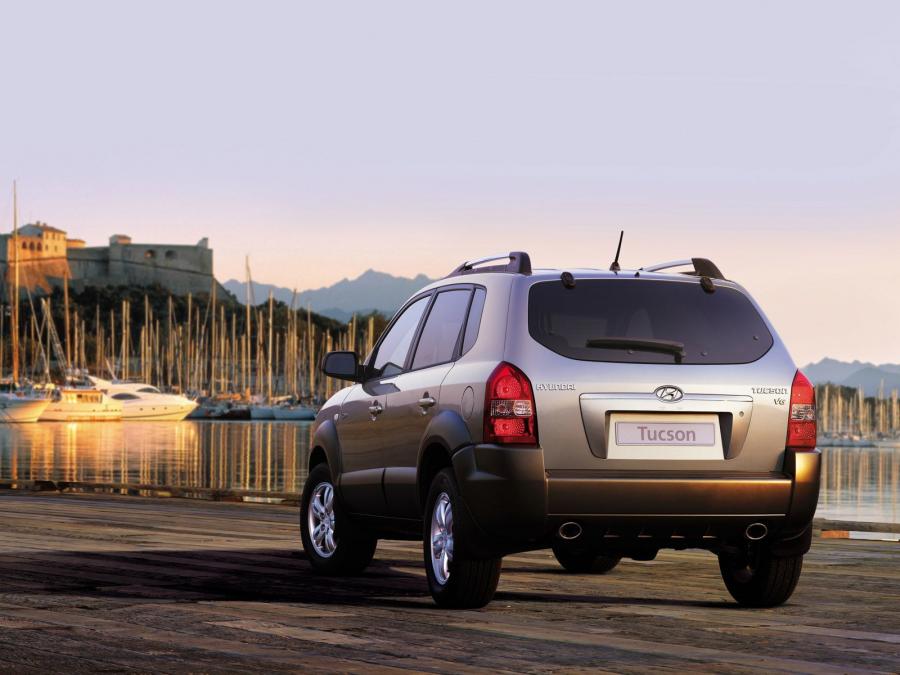  Hyundai Tucson 2004 года  (фото 8 из 74)
